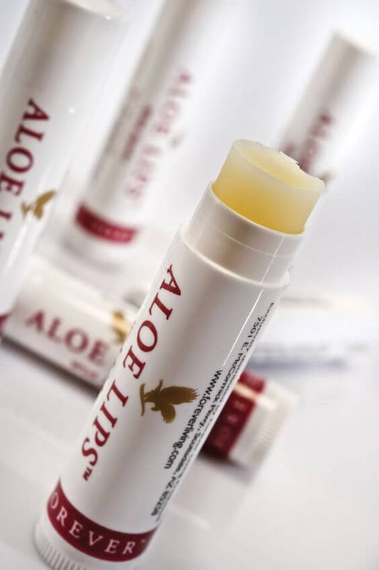 لیپس لب فوراور + آلوئه ورا (مرطوب کننده لب با روغن جوجوبا) | Forever Aloe Lips
